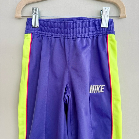 🫟NIKE Neon Green and Purple Toddler Girl Sweatsuit Set Size 5 - Picture 6 of 7